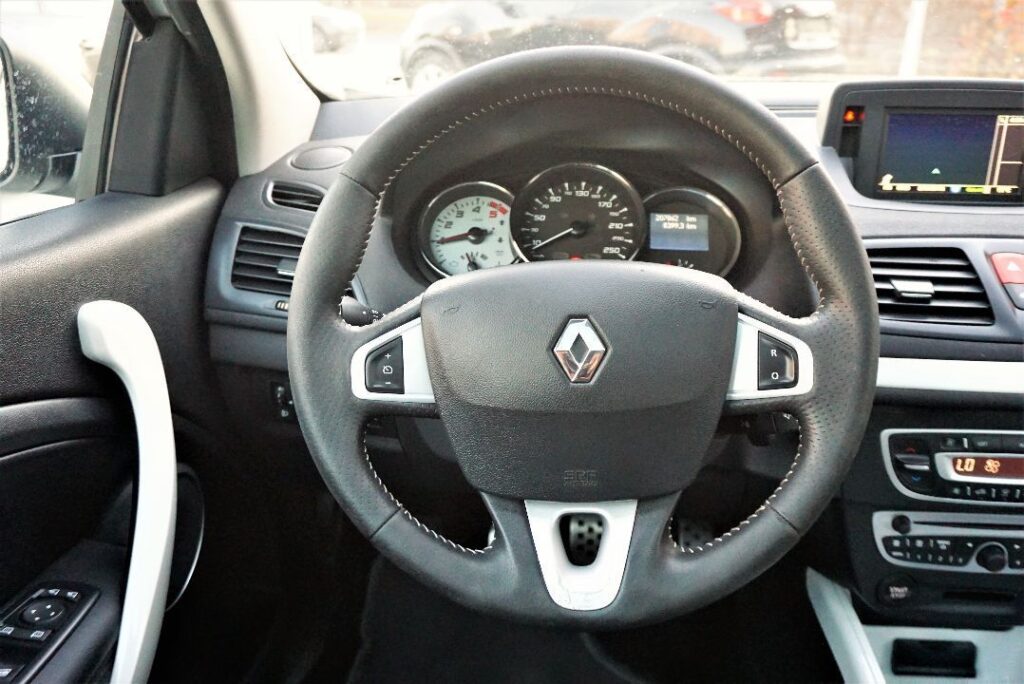 Renault Megane VER-III-COUPE-1-9-DCI