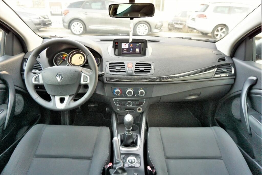 Renault Megane VER-III-COUPE-1-5-DCI