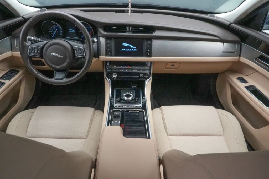 Jaguar Xf