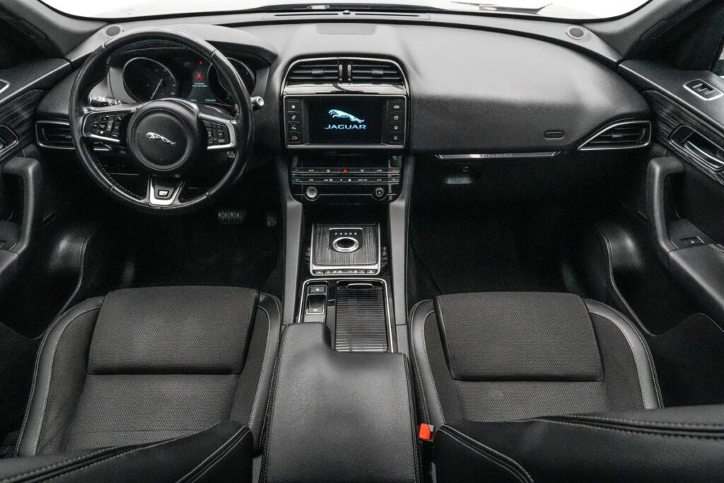 Jaguar F-pace