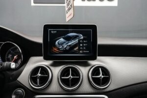 Mercedes-benz Cla-200