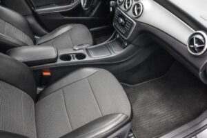 Mercedes-benz Cla-200