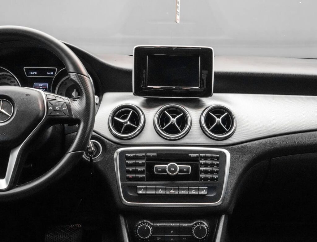 Mercedes-benz Cla-200