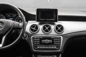 Mercedes-benz Cla-200