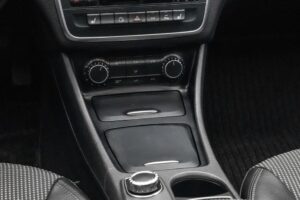 Mercedes-benz Cla-200