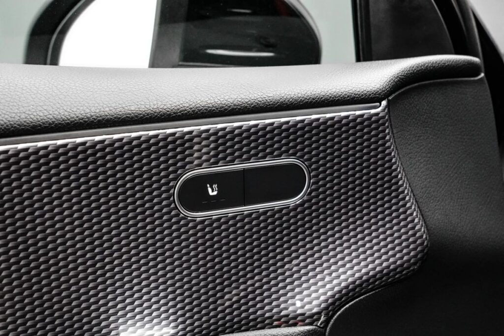 Mercedes-benz A-220