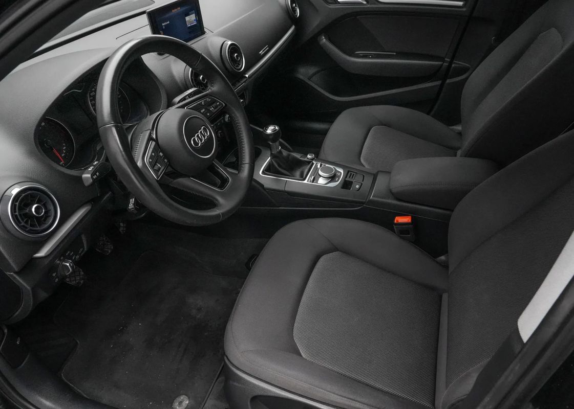 AUDI Unknown Model 2021 — imagine 11