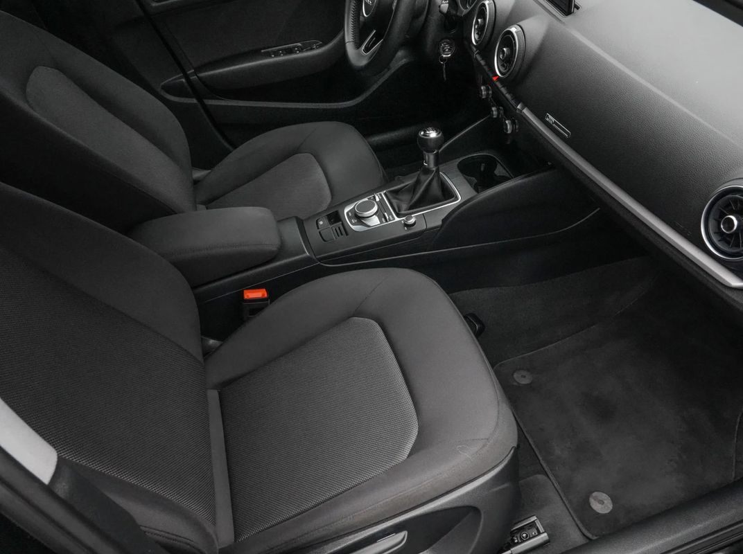 AUDI Unknown Model 2021 — imagine 12