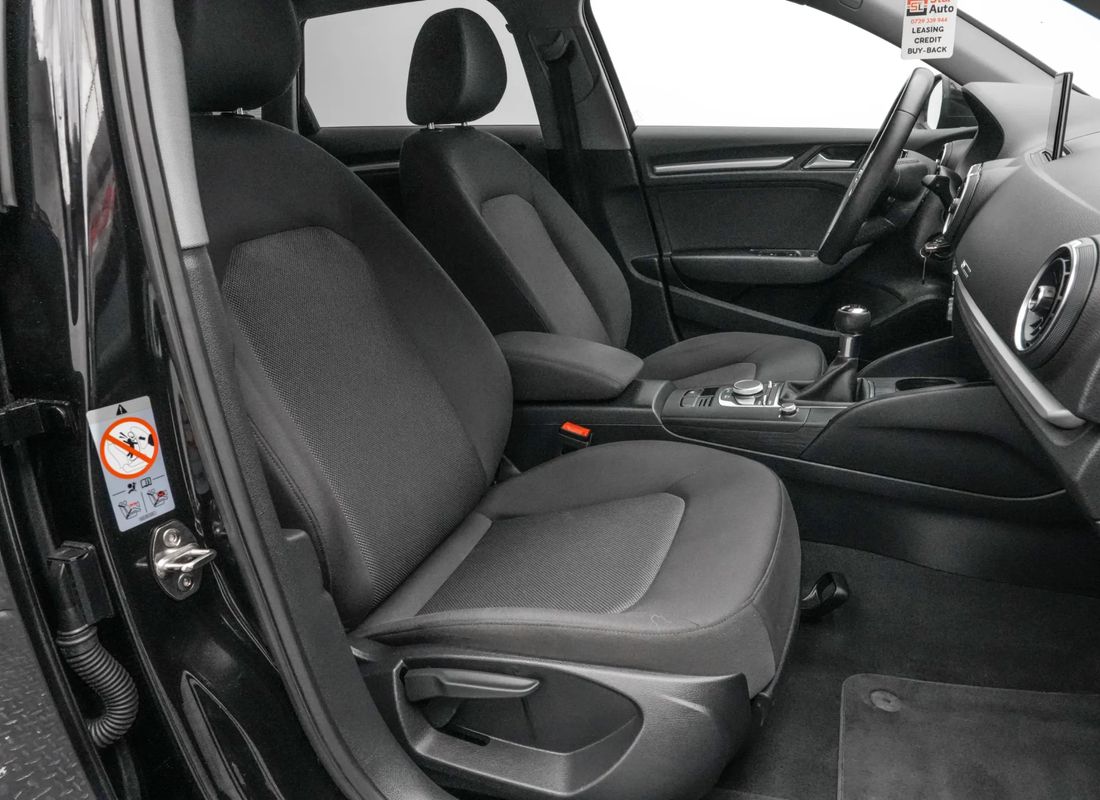 AUDI Unknown Model 2021 — imagine 14