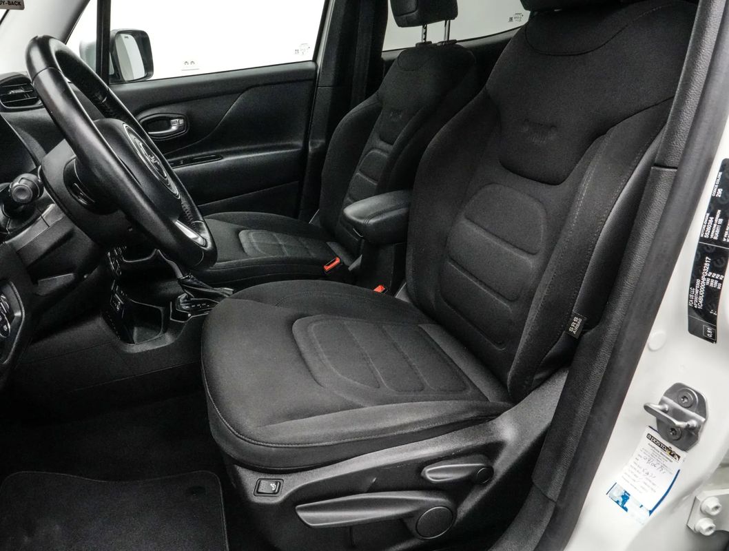 JEEP Renegade 2018 — imagine 13