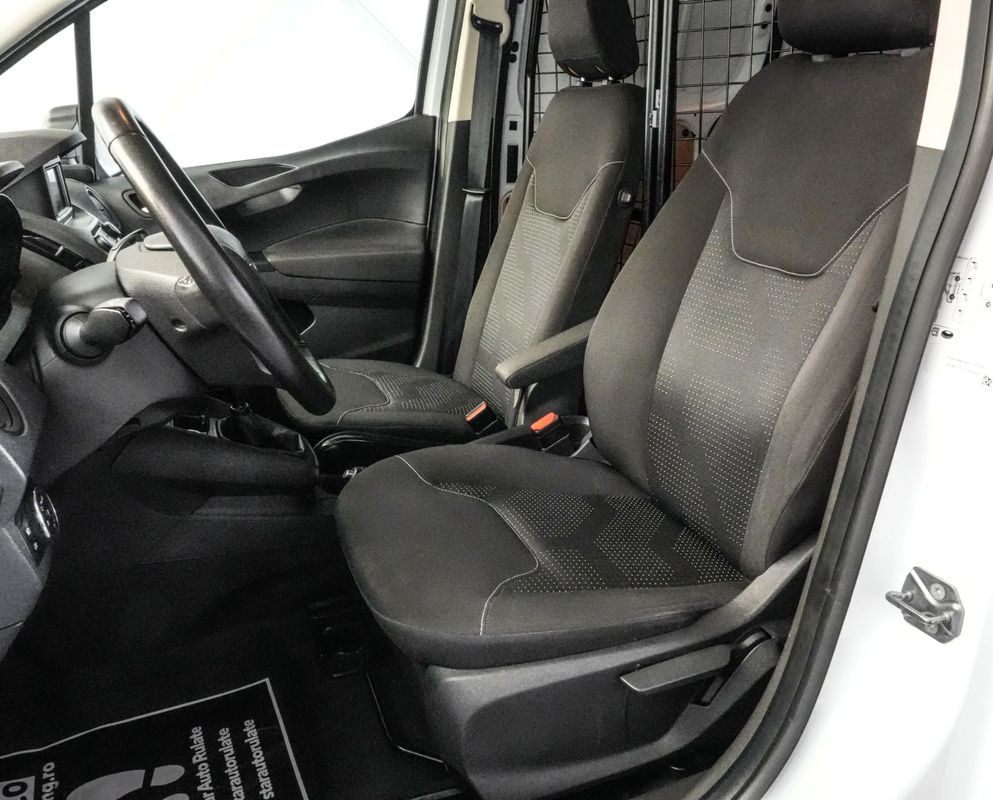 FORD Transit Courier 2022 — imagine 12