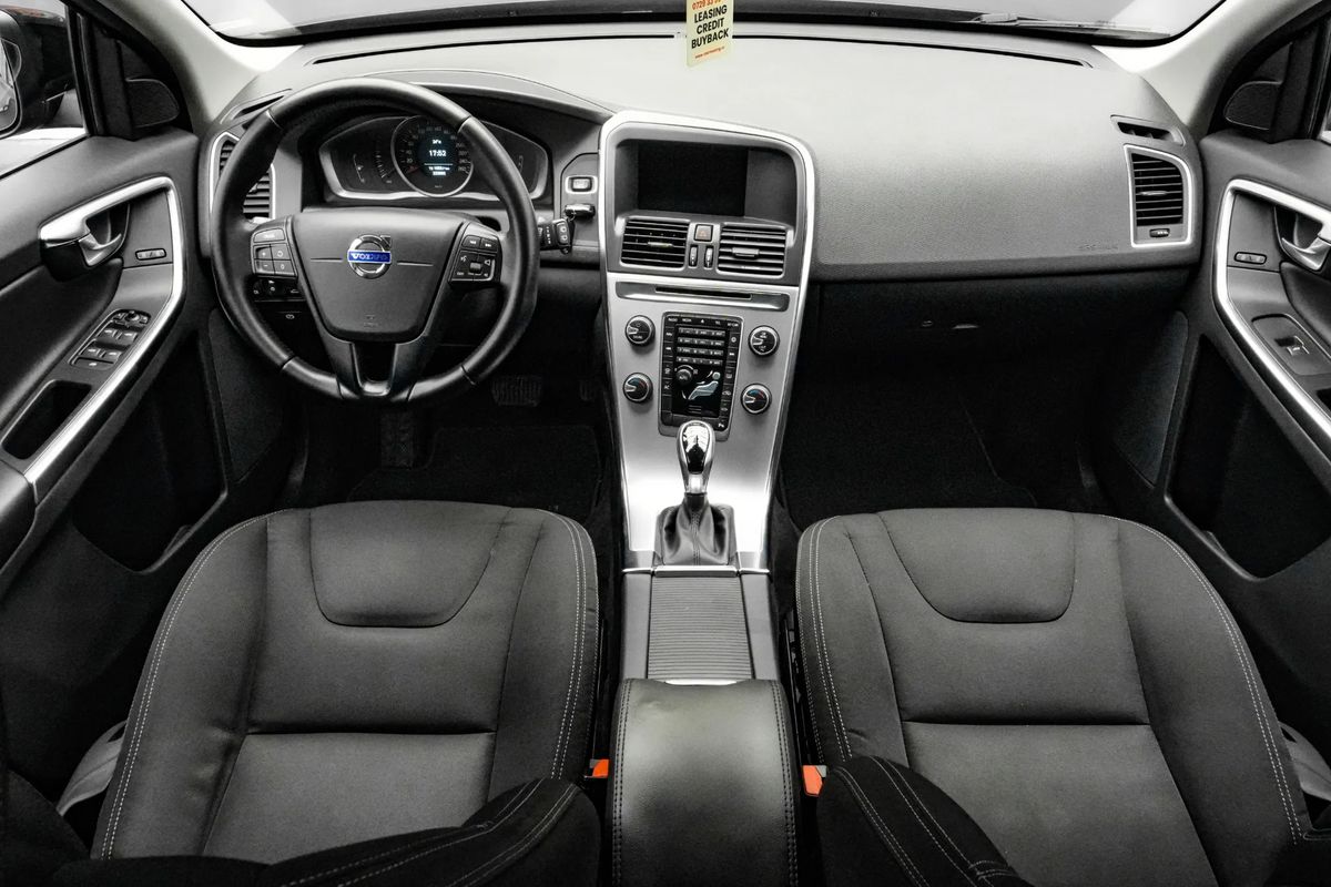 VOLVO XC60 2017 — imagine 58